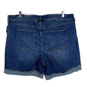 LIVERPOOL Plus Size 24 W “The Short” dark Wash Stretch denim shorts |Color Lumis
